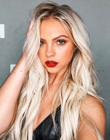 Jordyn live jones does where Dave Grohl